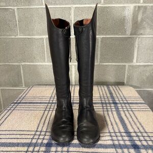 Dublin Galtymore tall leather equestrian boots.